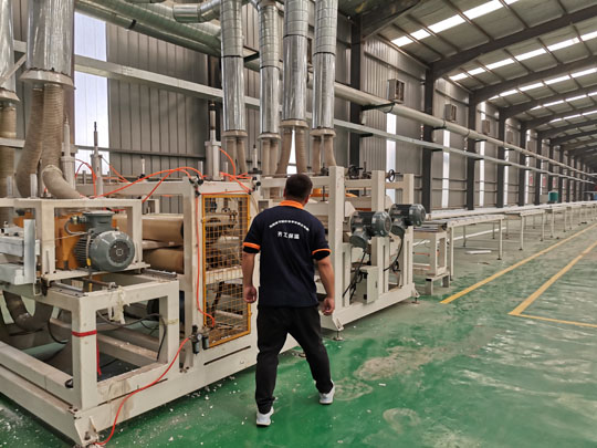 巖棉板包裝機(jī)采用先輩手藝